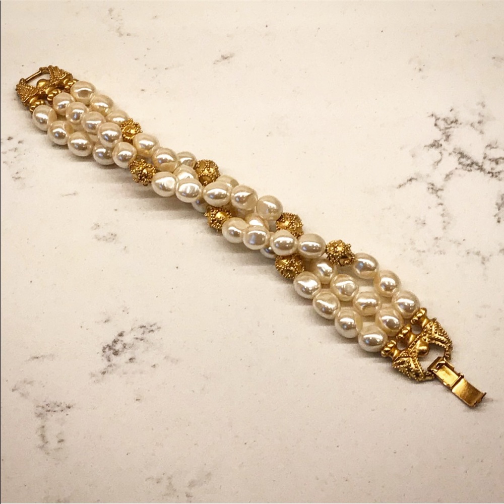 Fabulous Faux Pearl + Gold Bracelet - Picture 3 of 8